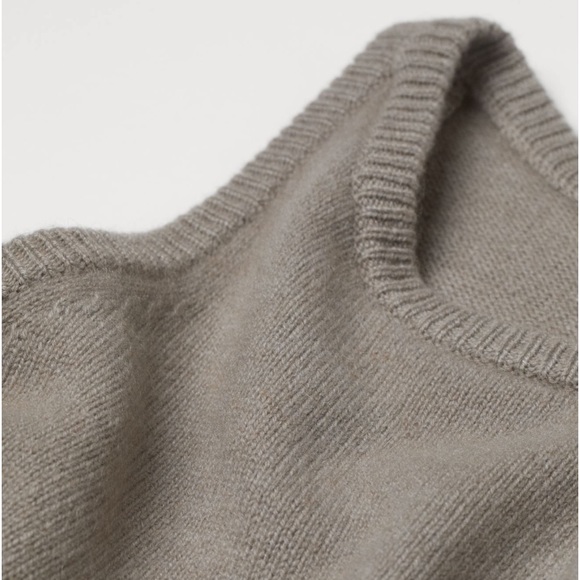 H&M Premium Selection Cashmere Tank Top - Picture 2 of 6